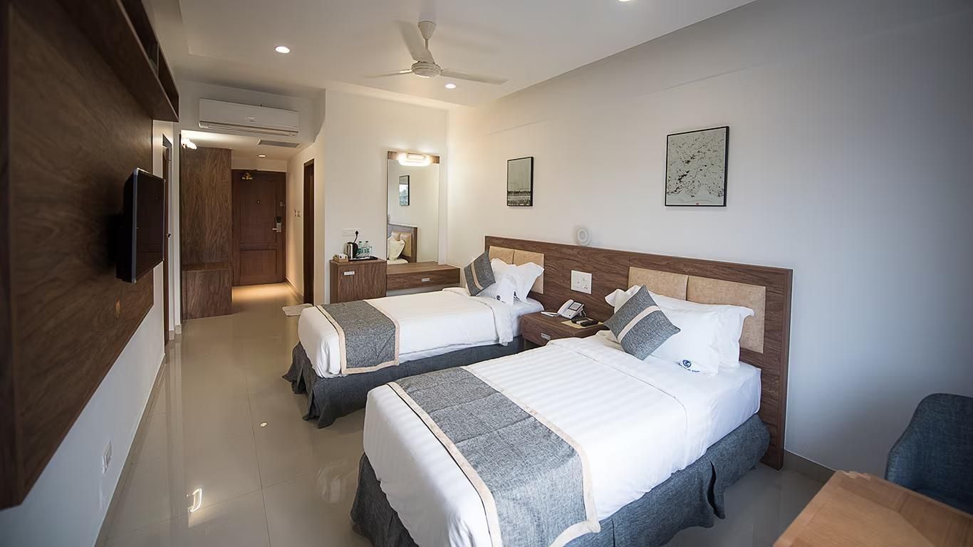 East Avenue Hotel Superior Room