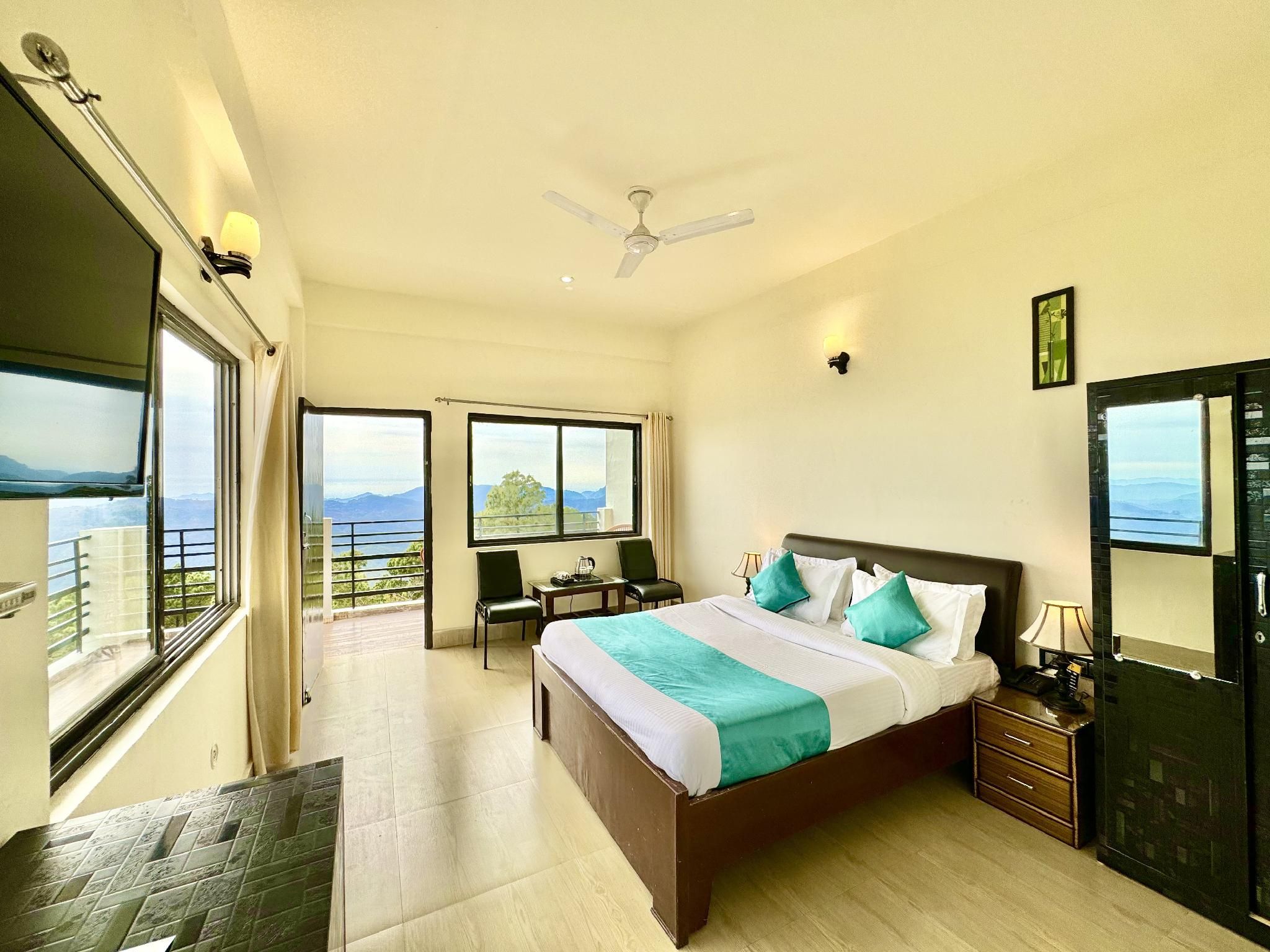 Periyar Herbal Resort Deluxe Room 4