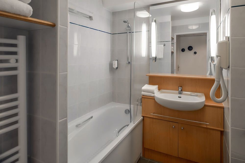 undefined Citadines Bastille Marais Paris 8