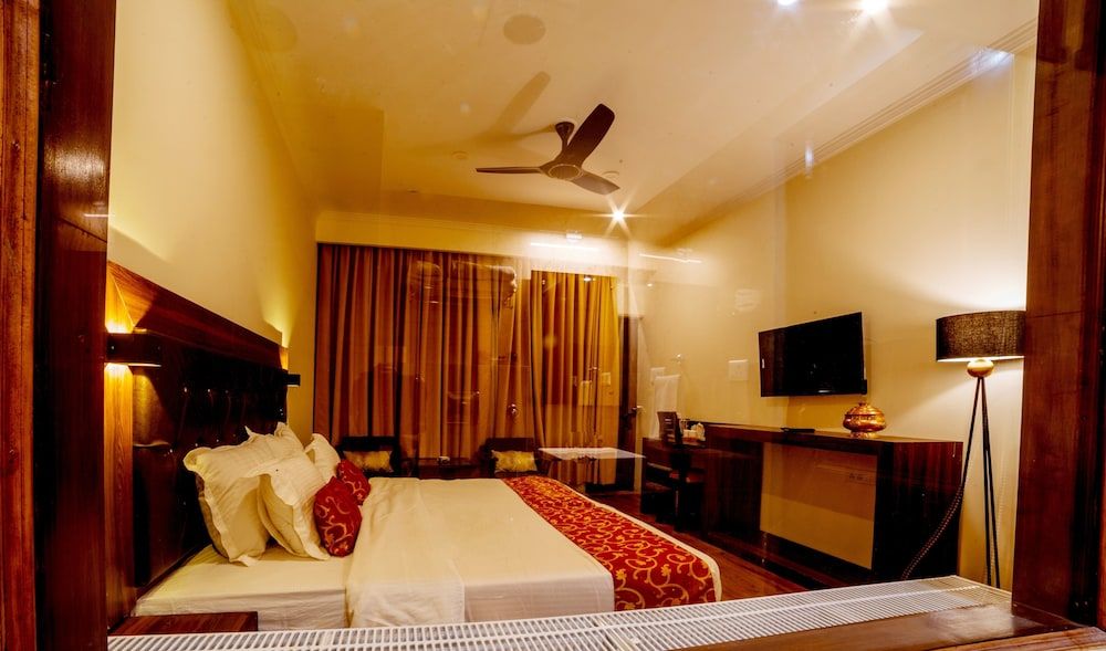 undefined Hotel Leh Plaza 10