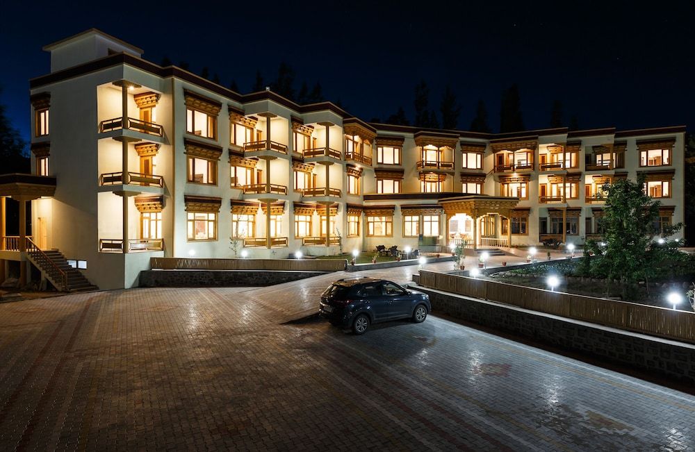 undefined Hotel Leh Plaza 6