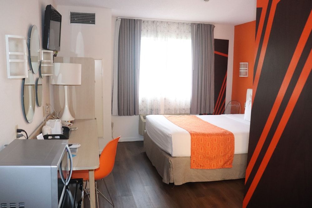 Standard Room, 1 Queen Bed, Non Smoking
