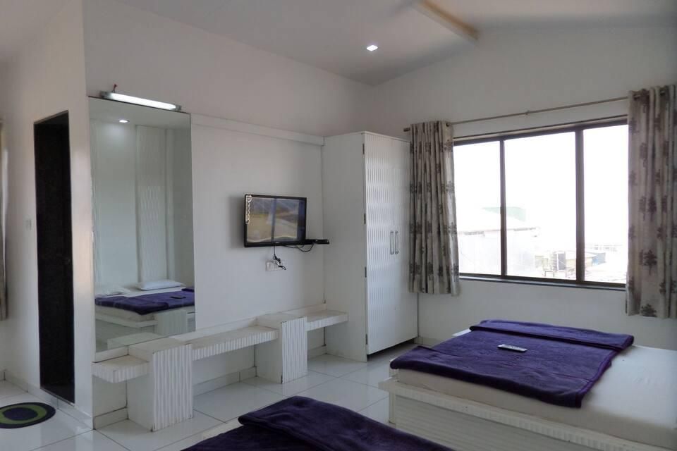 Hotel Sunrise  Executive Mahabaleshwar Four Bed Non A/C
