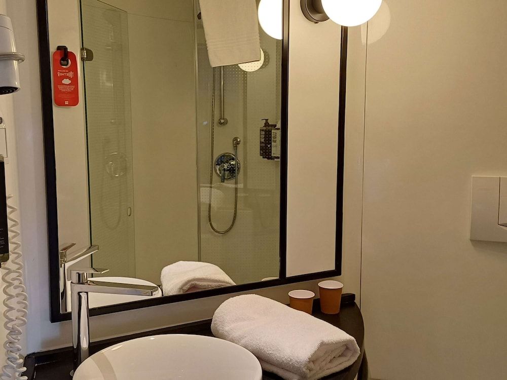 Ibis Hotel Alicante Superior Room, 1 Double Bed (1 or 2 people) 9