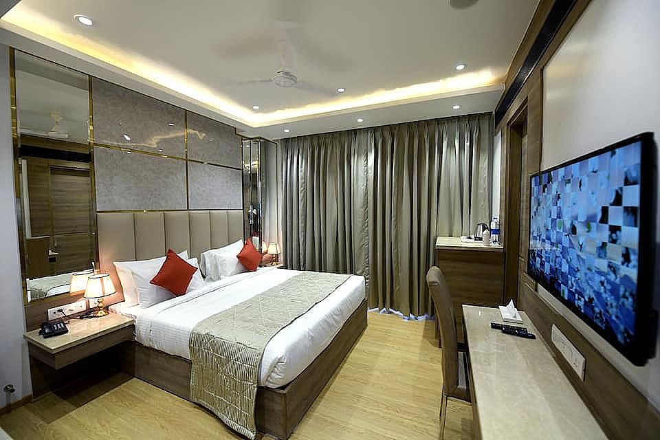 Tony Inn Deluxe Room 2