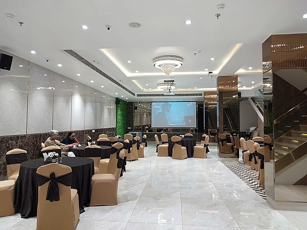 undefined Tony Inn 7