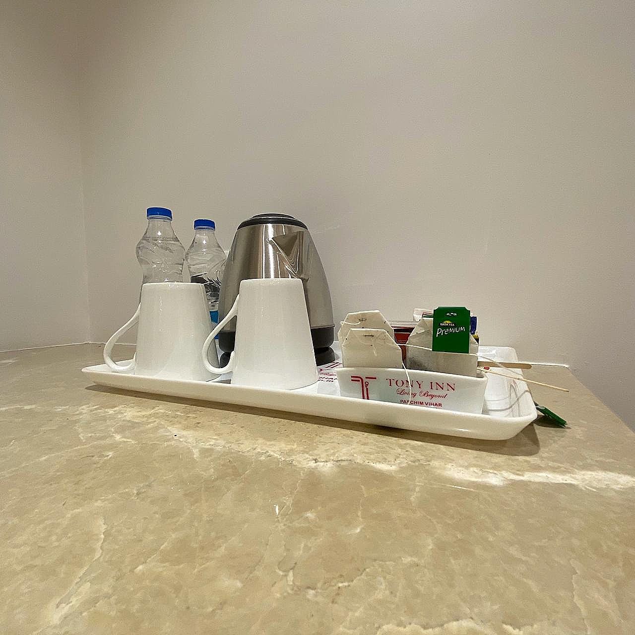 undefined Tony Inn 6