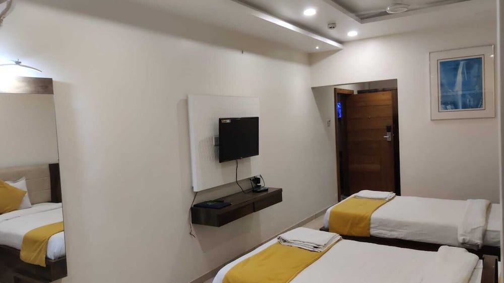 Hotel Balaji Palace Standard Room, 1 Large Twin Bed, Non Smoking, City View 2