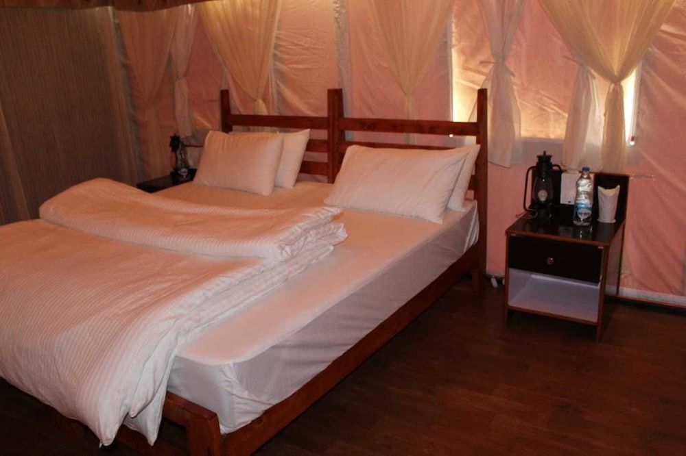 Deluxe Tent, 2 Twin Beds, Non Smoking