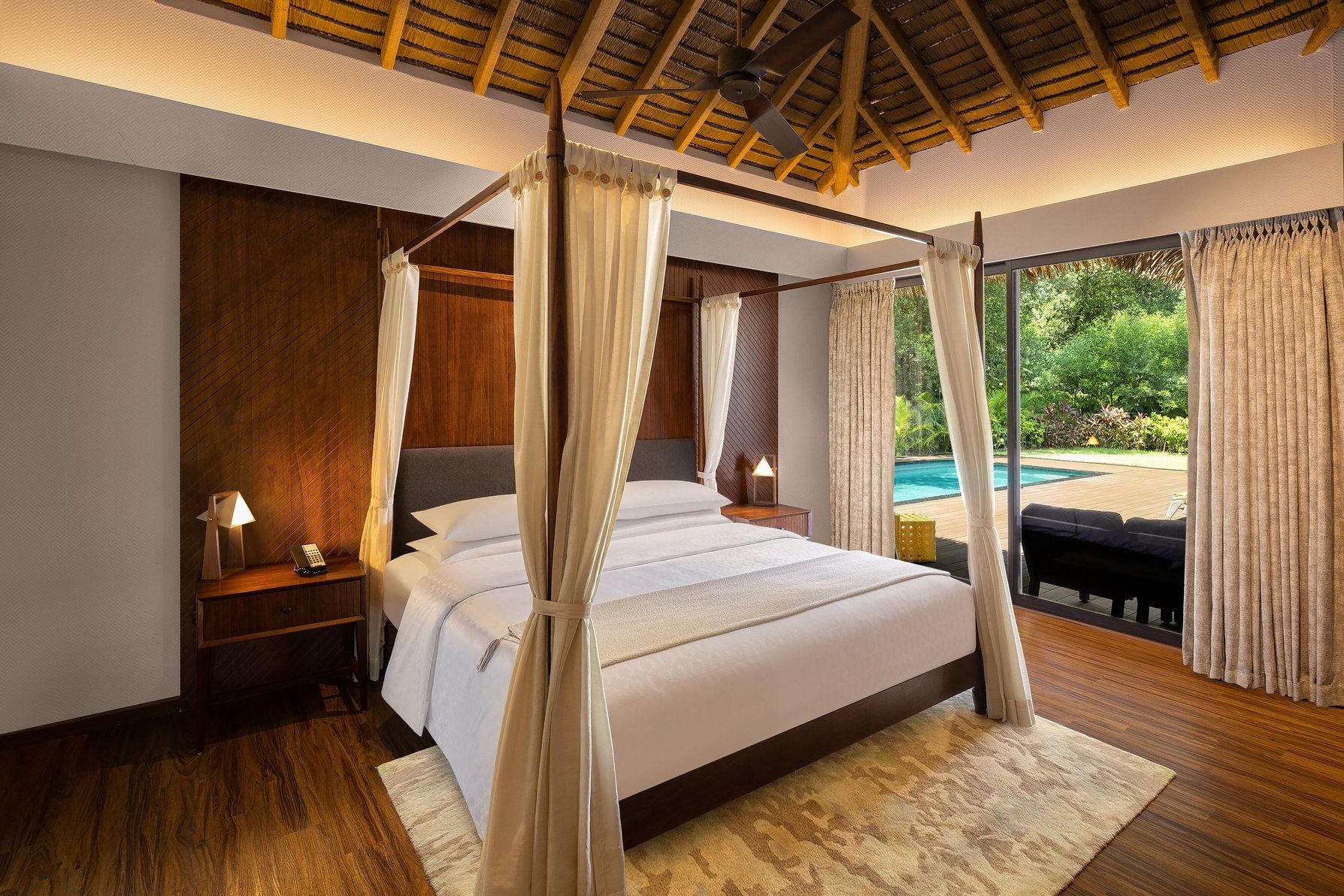 Grand Villa, 2 Bedroom Villa, Bedroom 1: 1 King, Bedroom 2: 1 King, Seafront, Beach front access