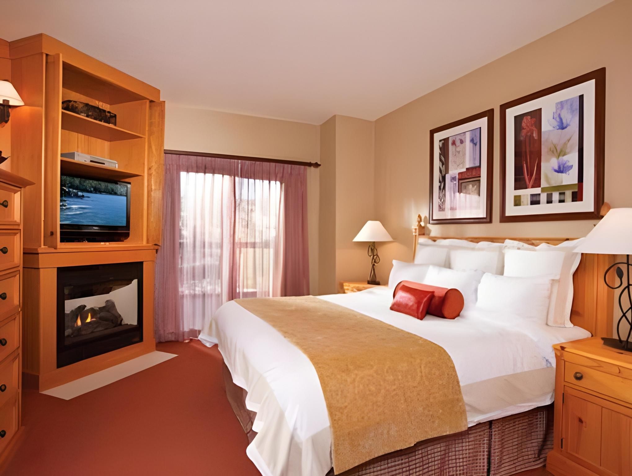 1 Bedroom Residence, 1 Queen, Sofa bed, Bathrooms: 1, Fireplace