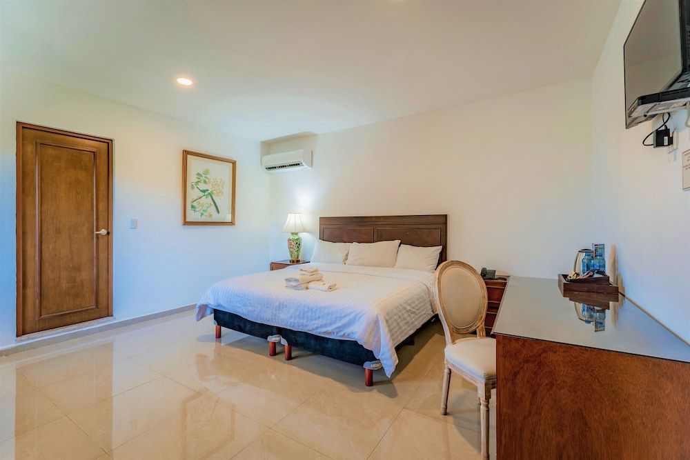 Standard Room, 1 King Bed