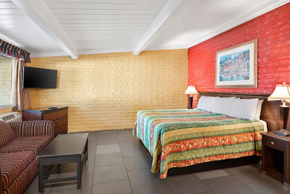 Fallbrook Country Inn Standard Room, 2 Queen Beds (Pet friendly) 2