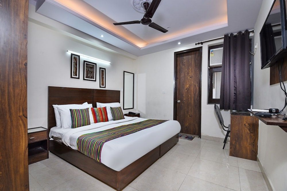 Hotel Admire Inn Sector-18 by ASPL Deluxe Room