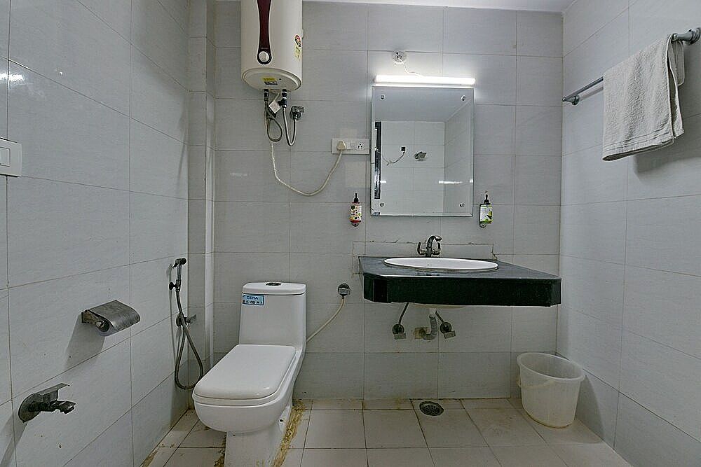 Hotel Admire Inn Sector-18 by ASPL Deluxe Room 8