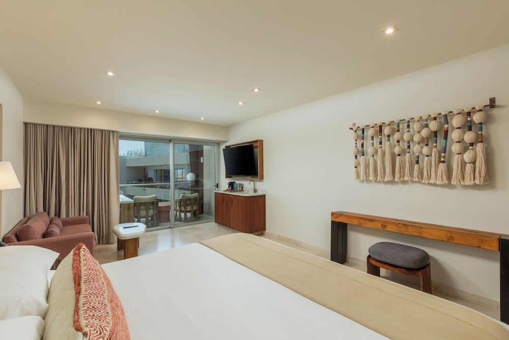 Room, 1 King Bed, Hot Tub (Infinity, Sunset View)