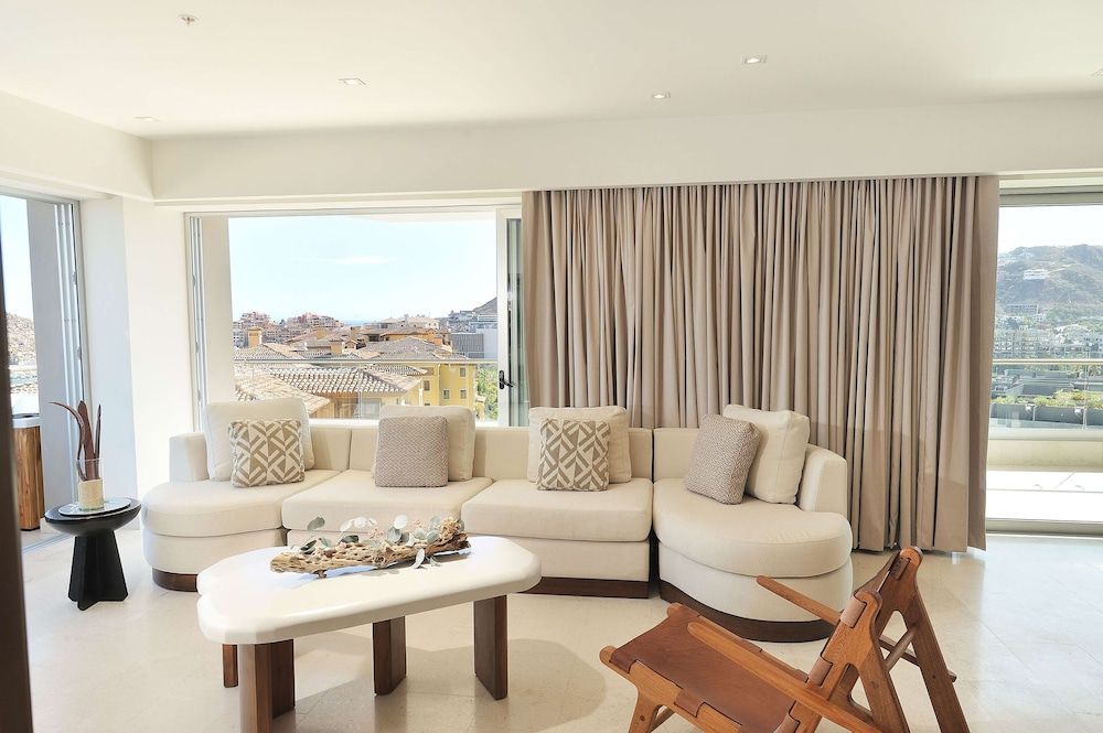 Suite, 2 Bedrooms (Lands End)
