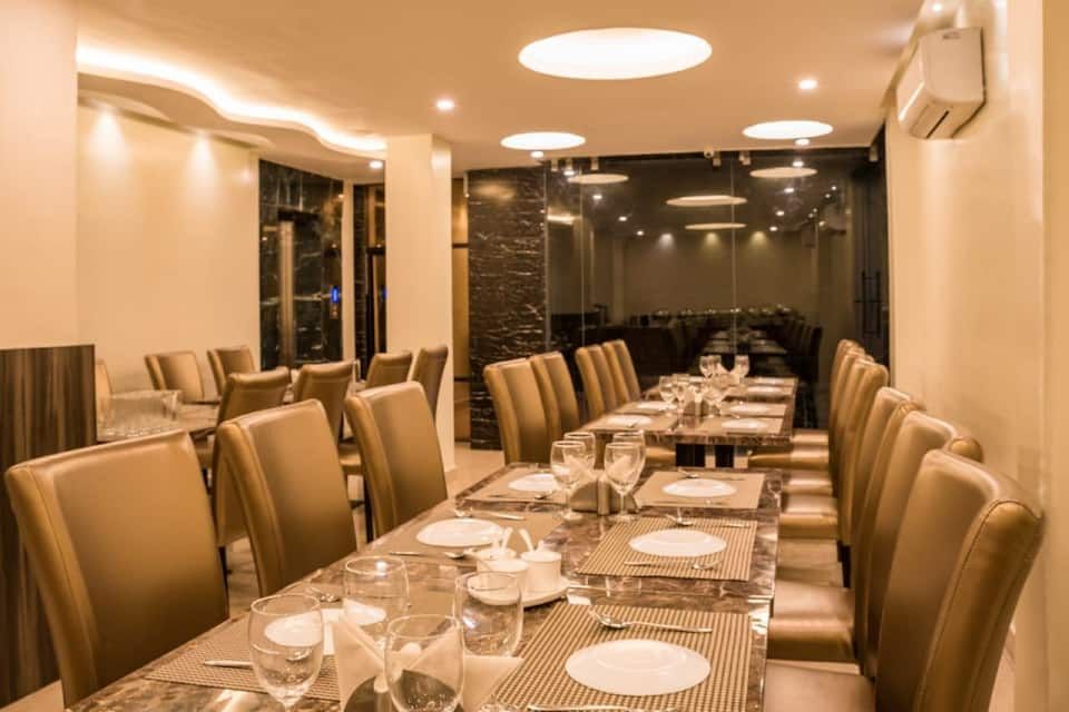 Food & Dining