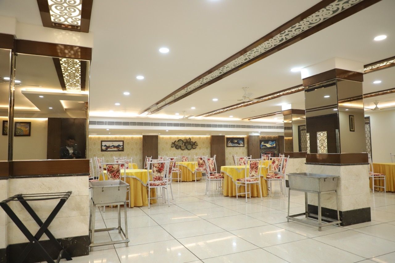 Food & Dining