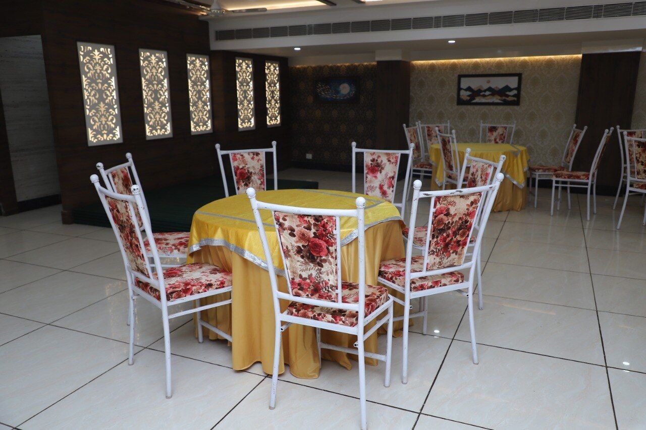 Food & Dining