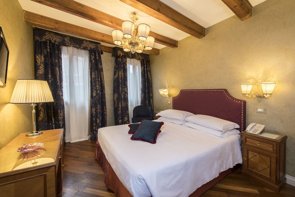 Hotel Campiello Classic Double or Twin Room 11