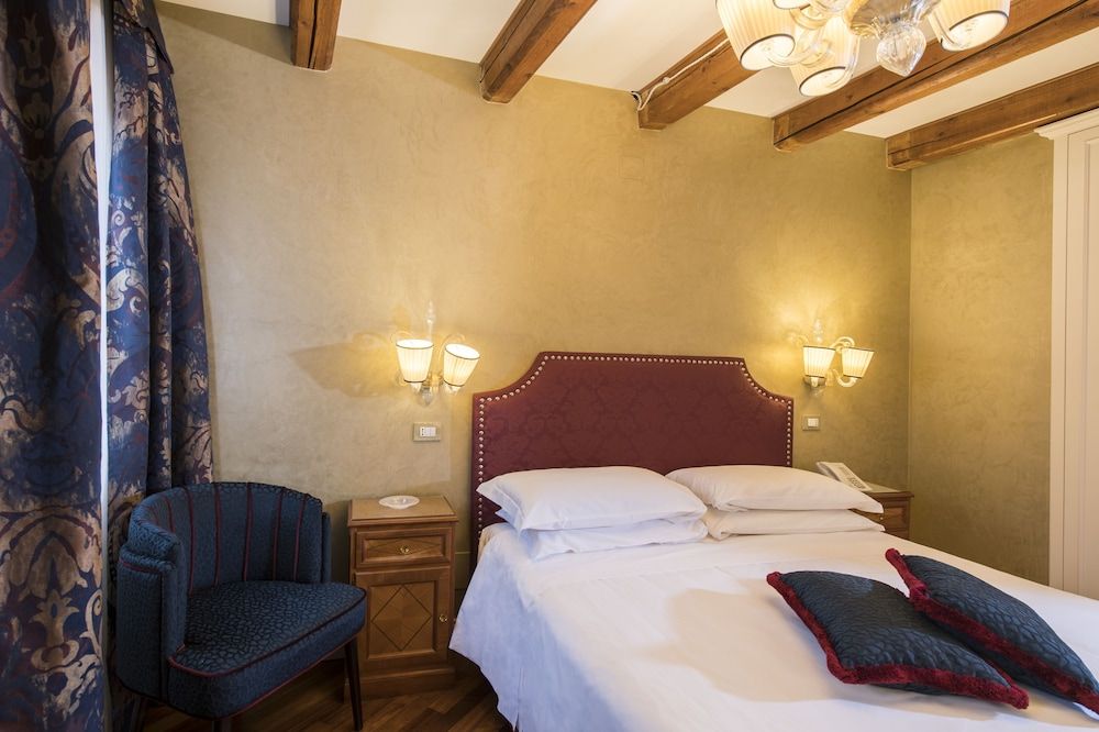 Hotel Campiello Classic Double or Twin Room 6