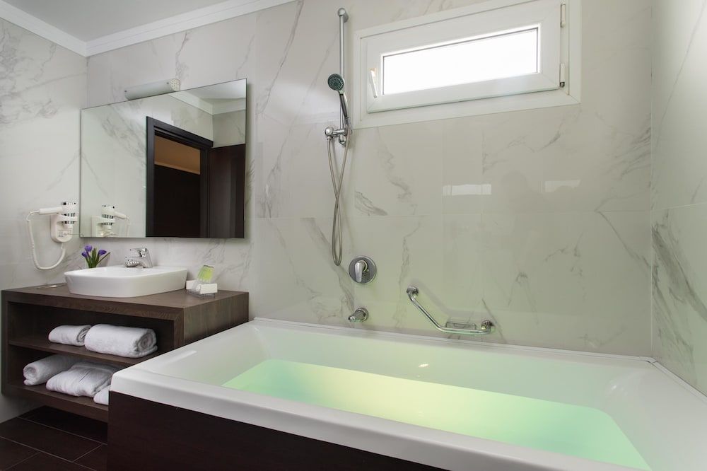 Egnatia Palace Hotel & Spa Deluxe Suite 13