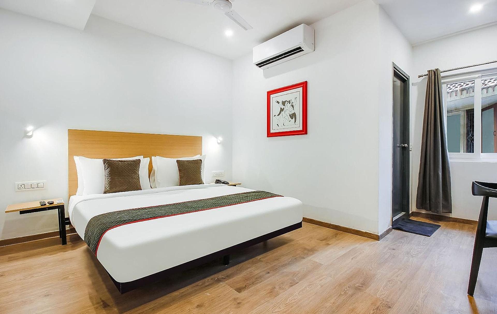 "Super OYO TOWNHOUSE NEAR ESI HOSPITAL, SR NAGAR" Classic Room 14