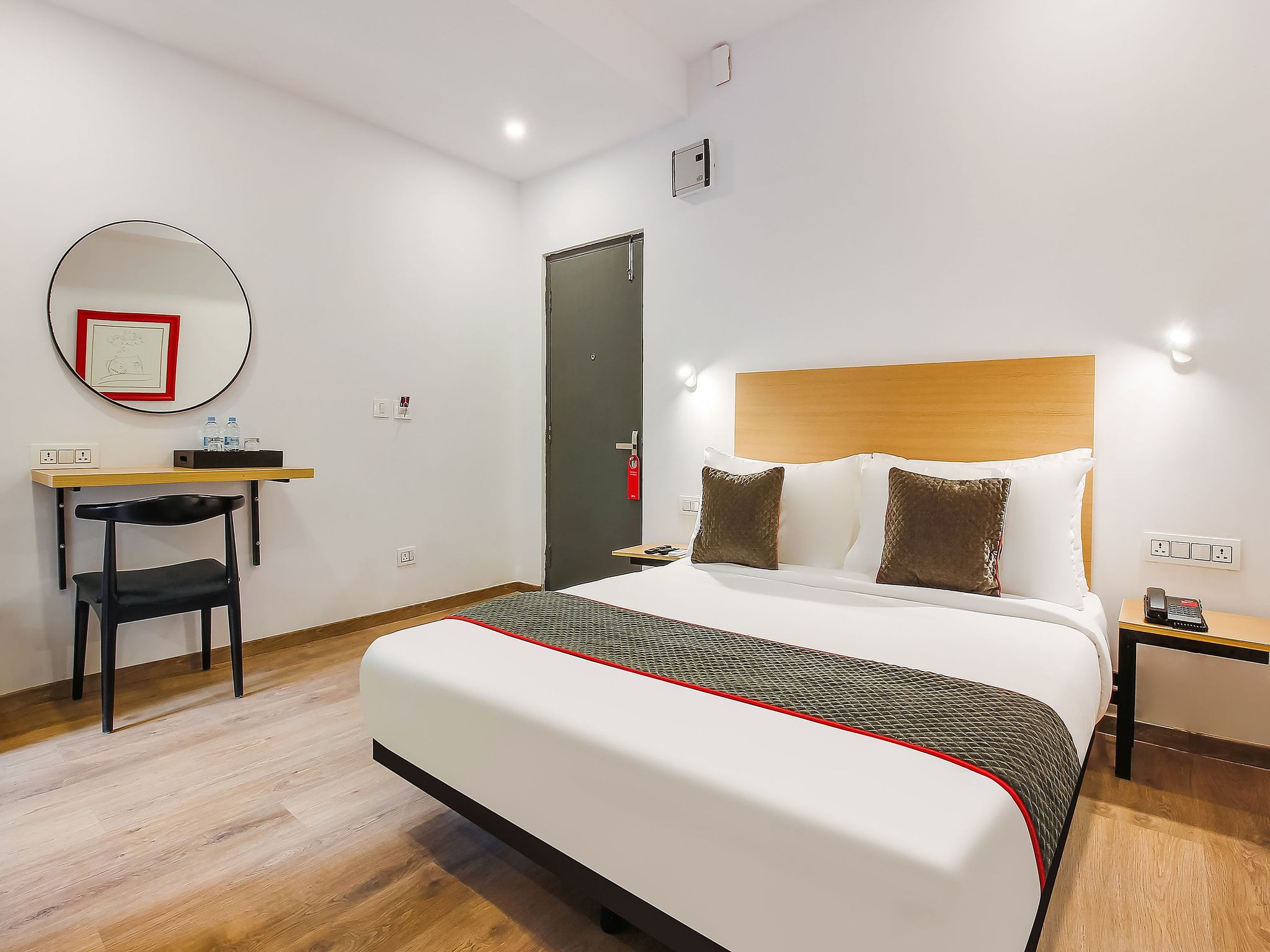 "Super OYO TOWNHOUSE NEAR ESI HOSPITAL, SR NAGAR" Classic Room 8