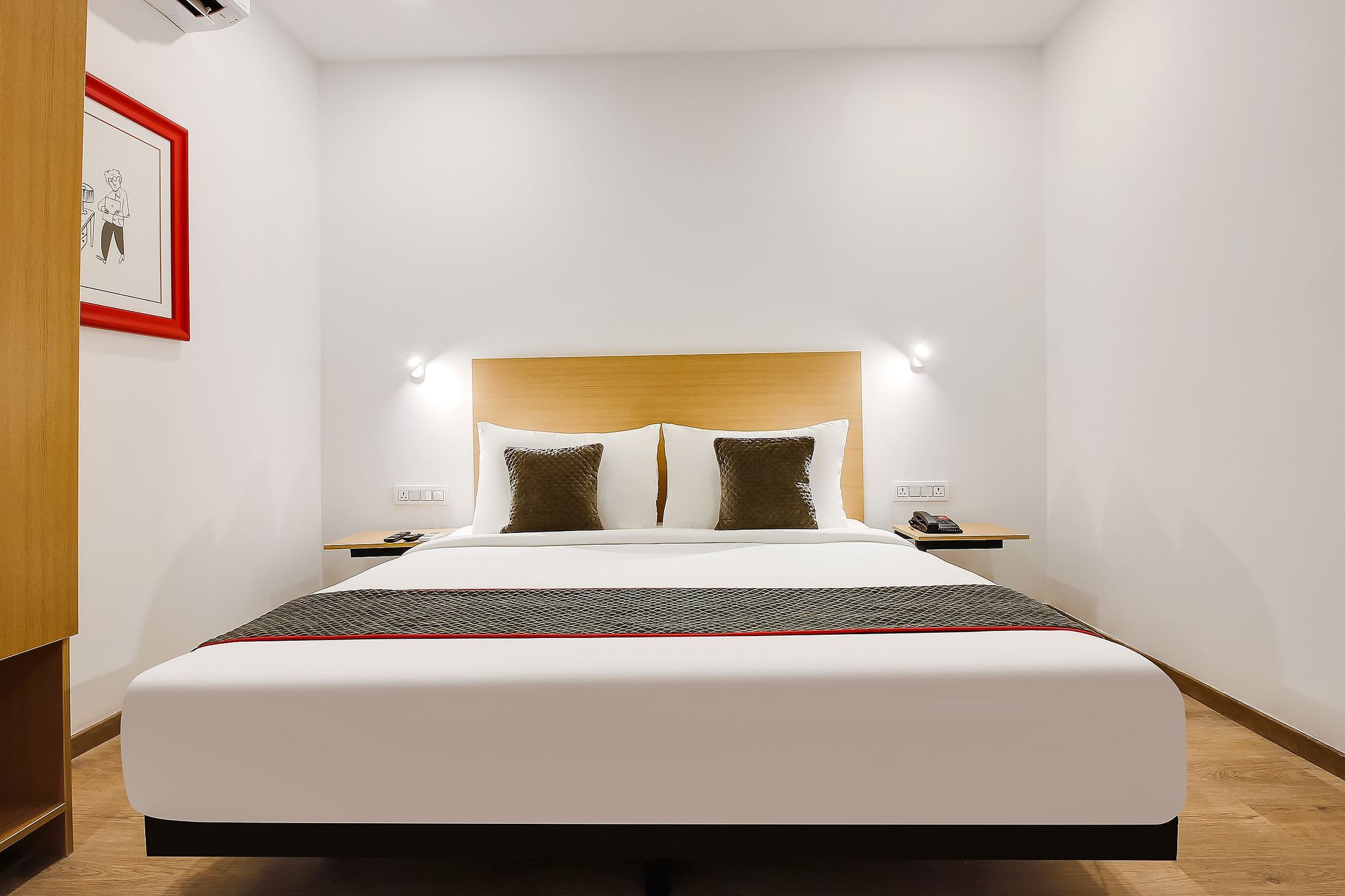 "Super OYO TOWNHOUSE NEAR ESI HOSPITAL, SR NAGAR" Classic Room 11