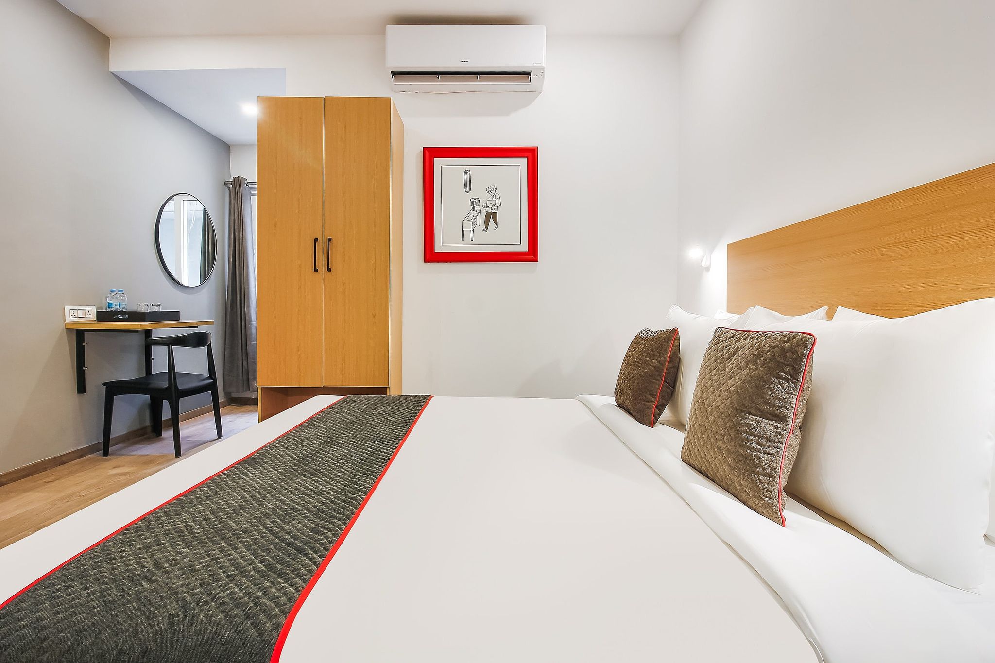 "Super OYO TOWNHOUSE NEAR ESI HOSPITAL, SR NAGAR" Classic Room 18