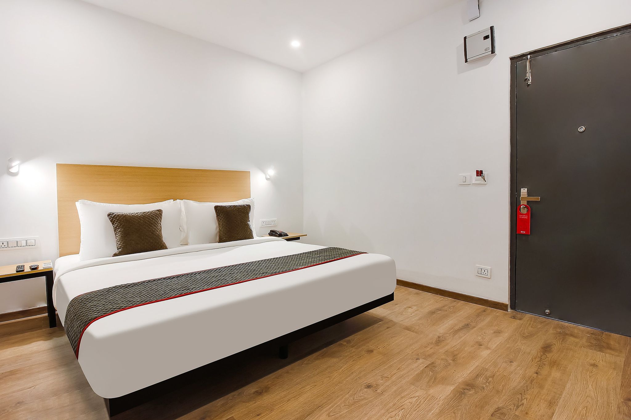 "Super OYO TOWNHOUSE NEAR ESI HOSPITAL, SR NAGAR" Classic Room 6