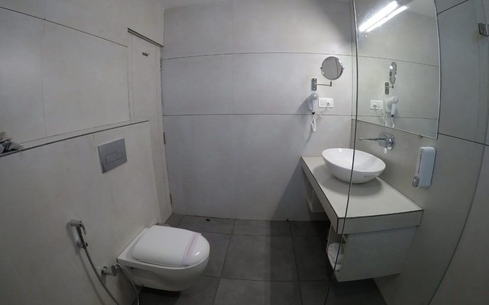 Hotel Pride by Samrat Executive Twin Room 5