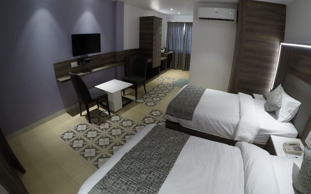 Hotel Pride by Samrat Executive Twin Room 2