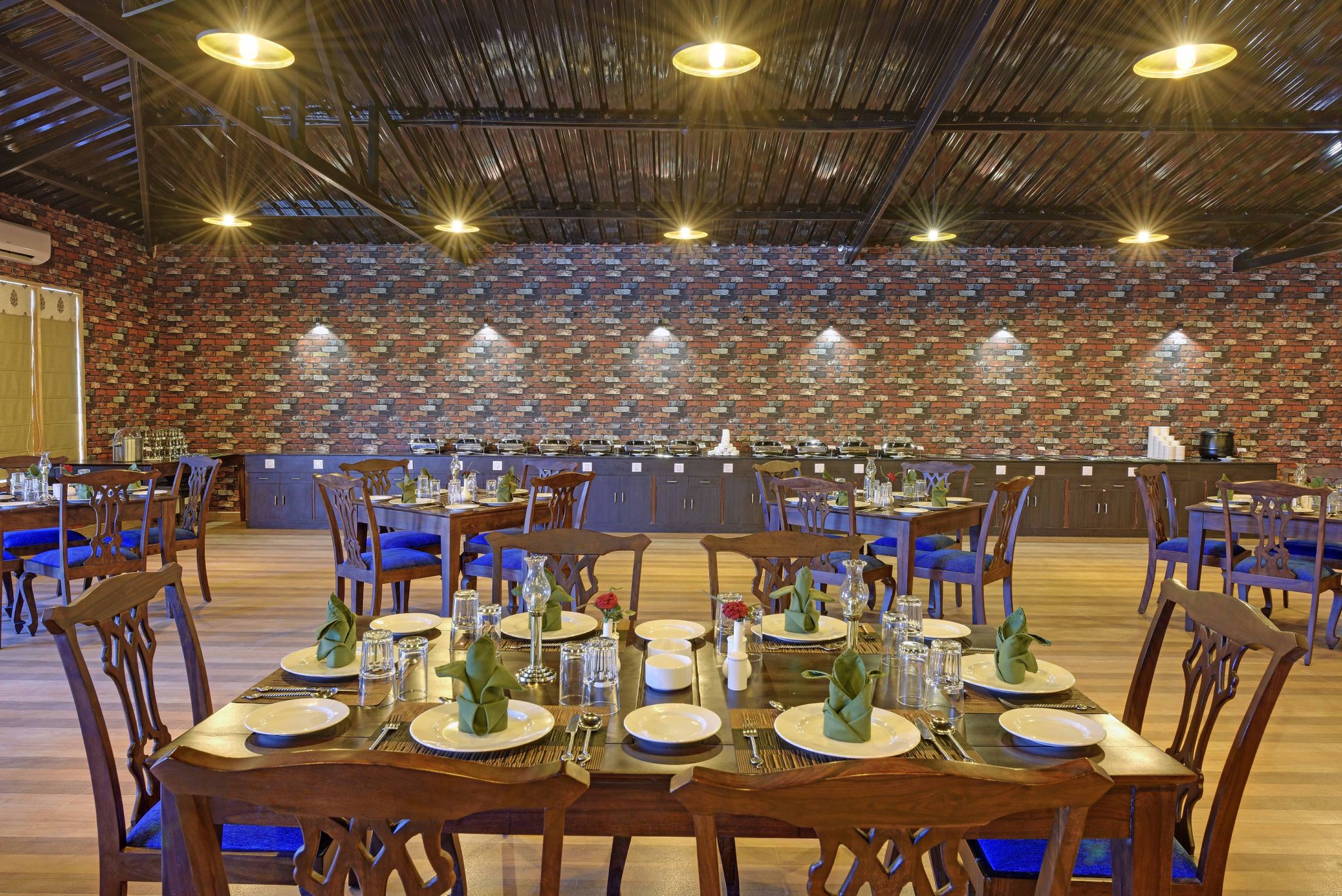 Food & Dining