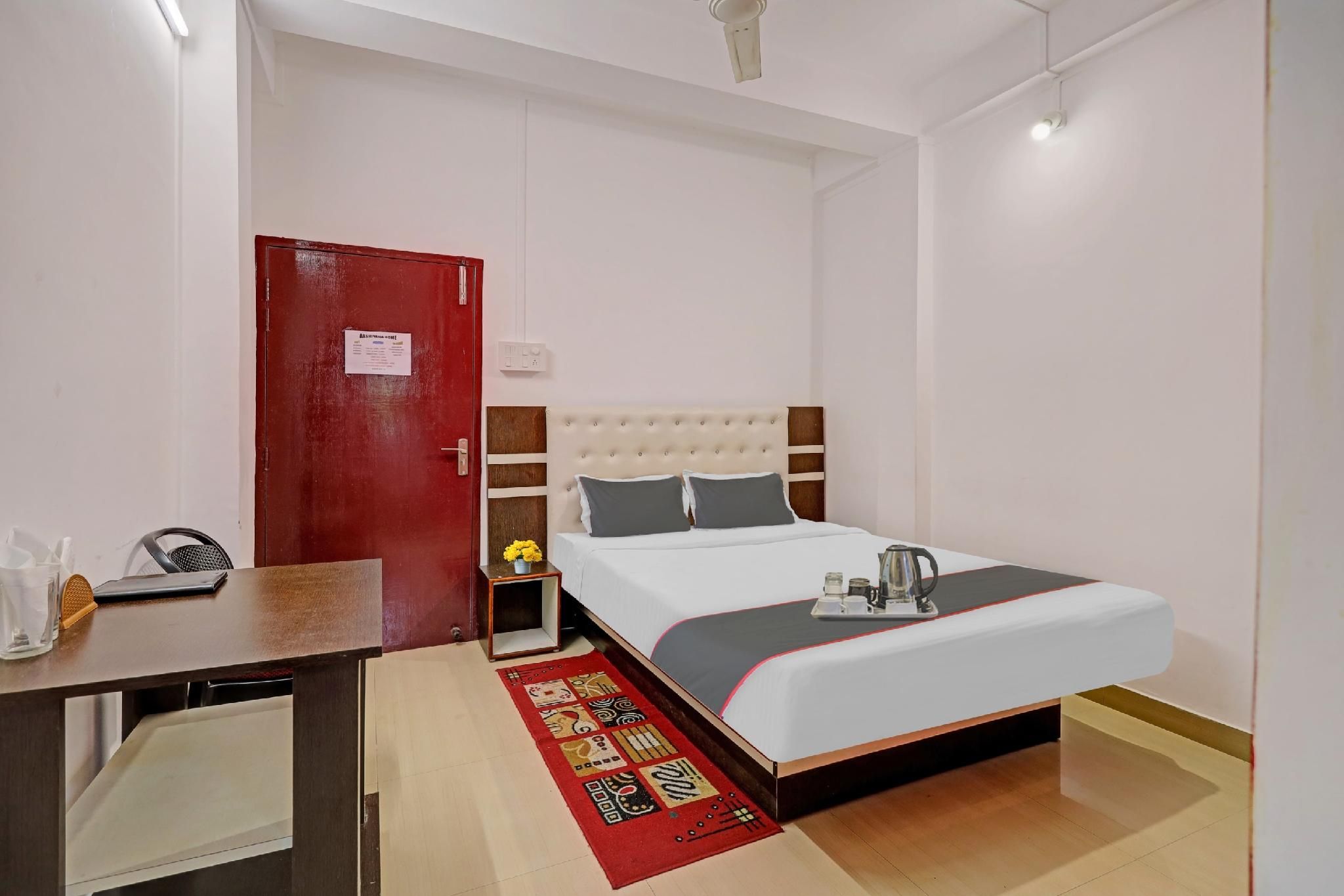 Capital O 49039 Aashiyana Home Classic Room
