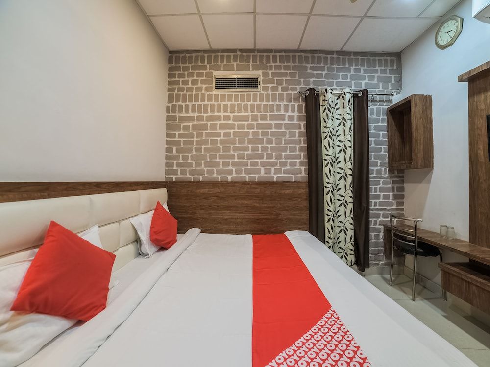 Double Room, 1 King Bed