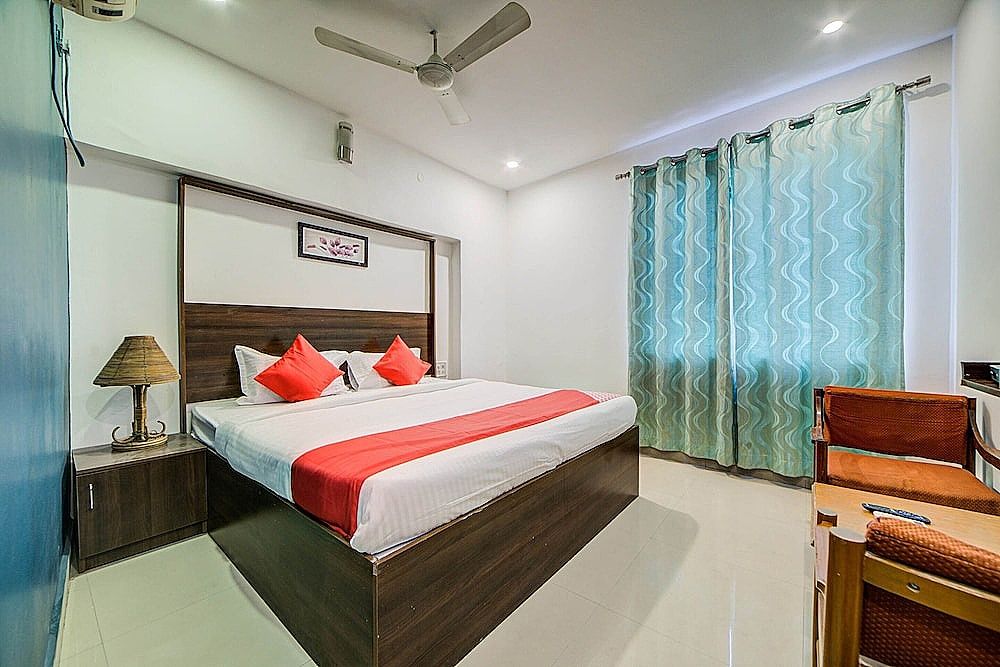 undefined OYO 4025 Hotel Meredian Orchid