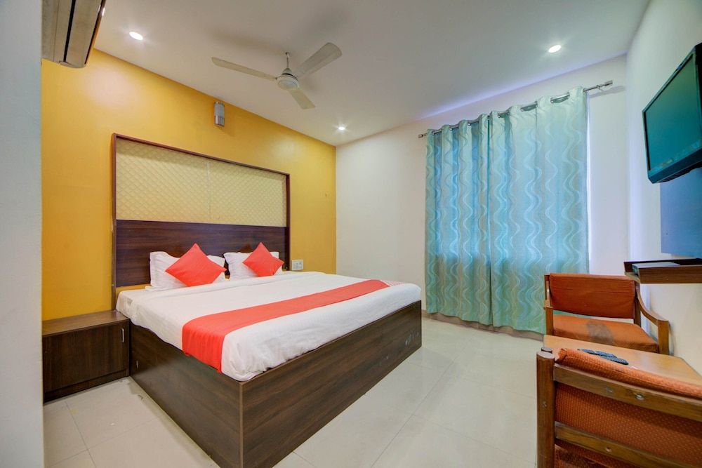 OYO 4025 Hotel Meredian Orchid Standard Double Room