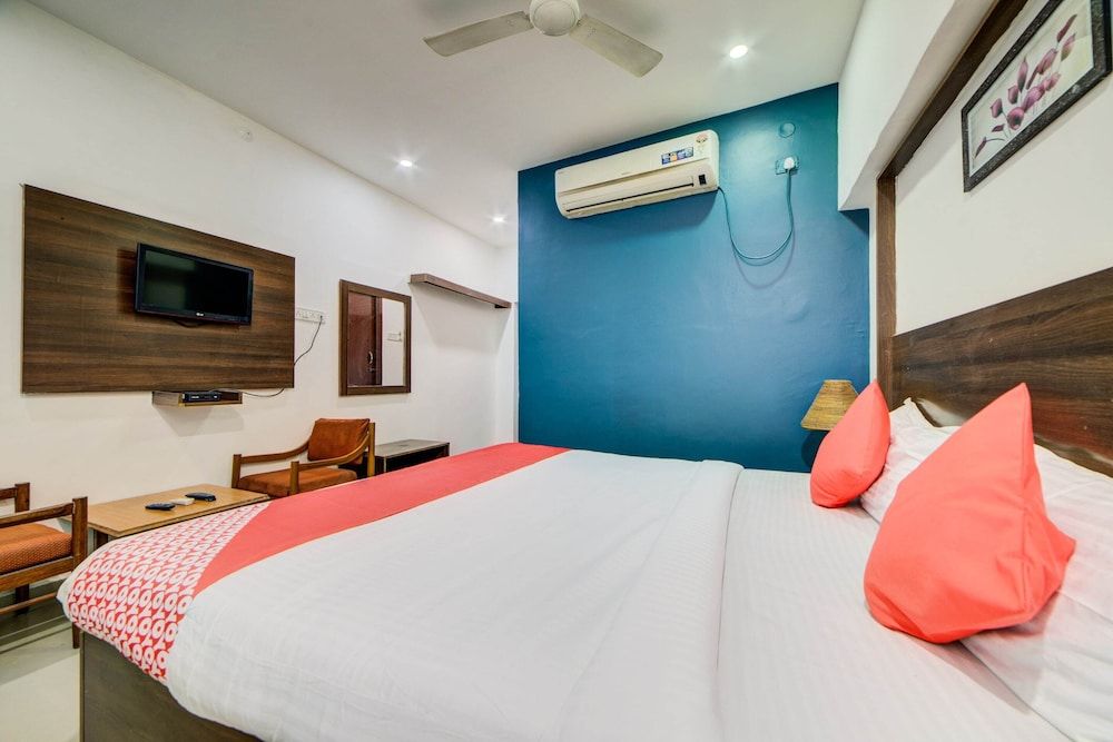 OYO 4025 Hotel Meredian Orchid Standard Double Room 7