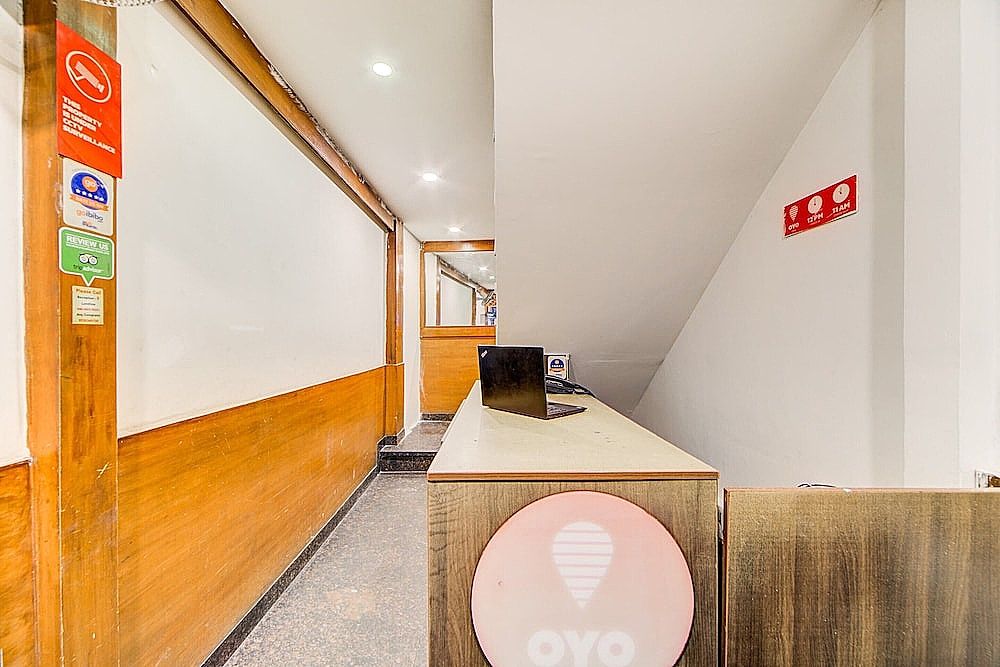 undefined OYO 4025 Hotel Meredian Orchid 7