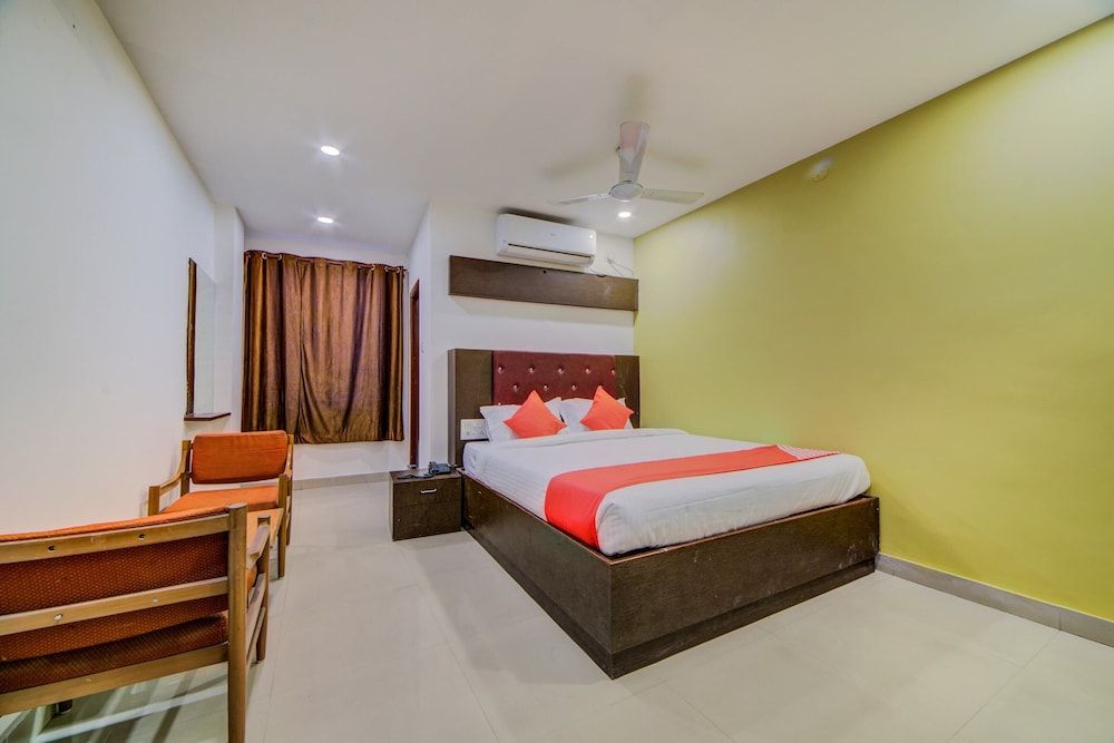 OYO 4025 Hotel Meredian Orchid Standard Double Room 5
