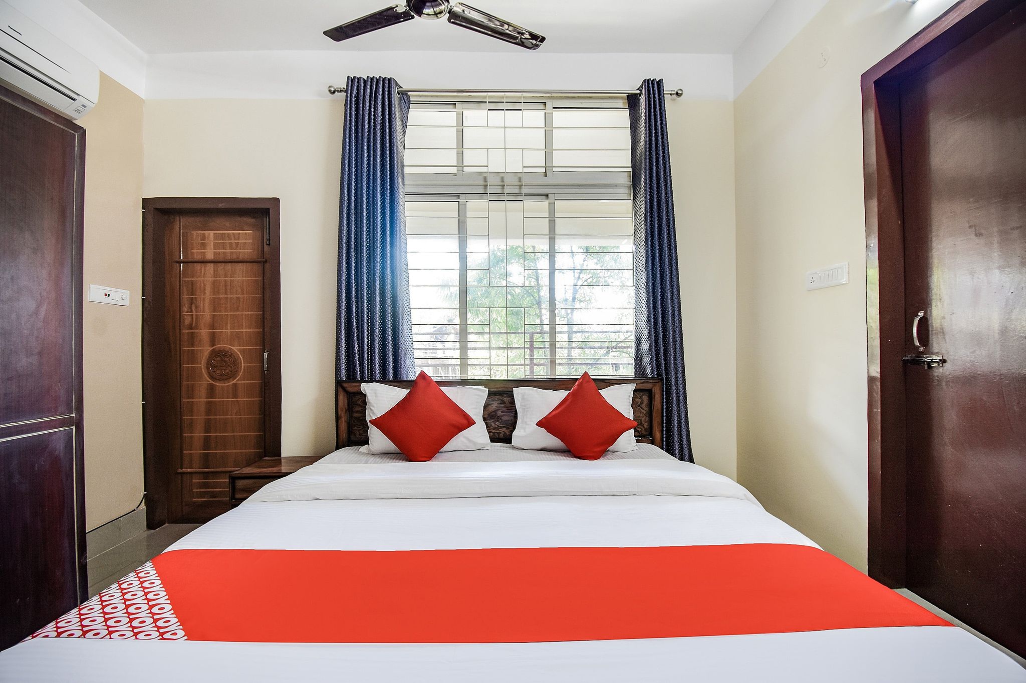 Super Hotel O Royal Pearl Inn Classic Room