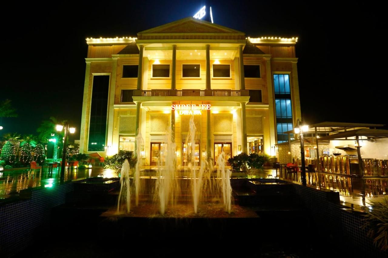 Hotel Exterior