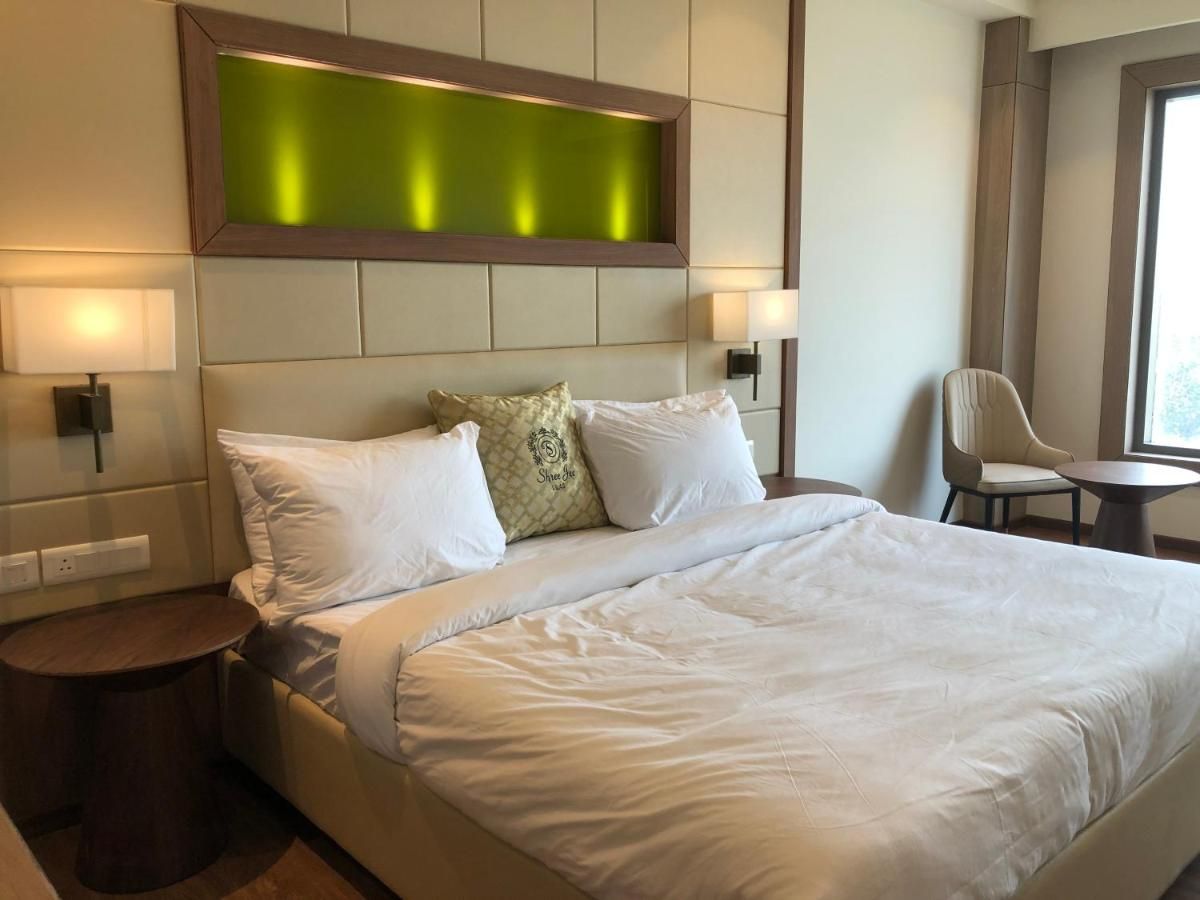 Shree Jee Vilas Executive Room (Lake View)