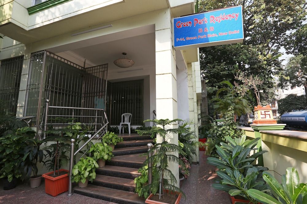 OYO 23224 F-14 Green Park