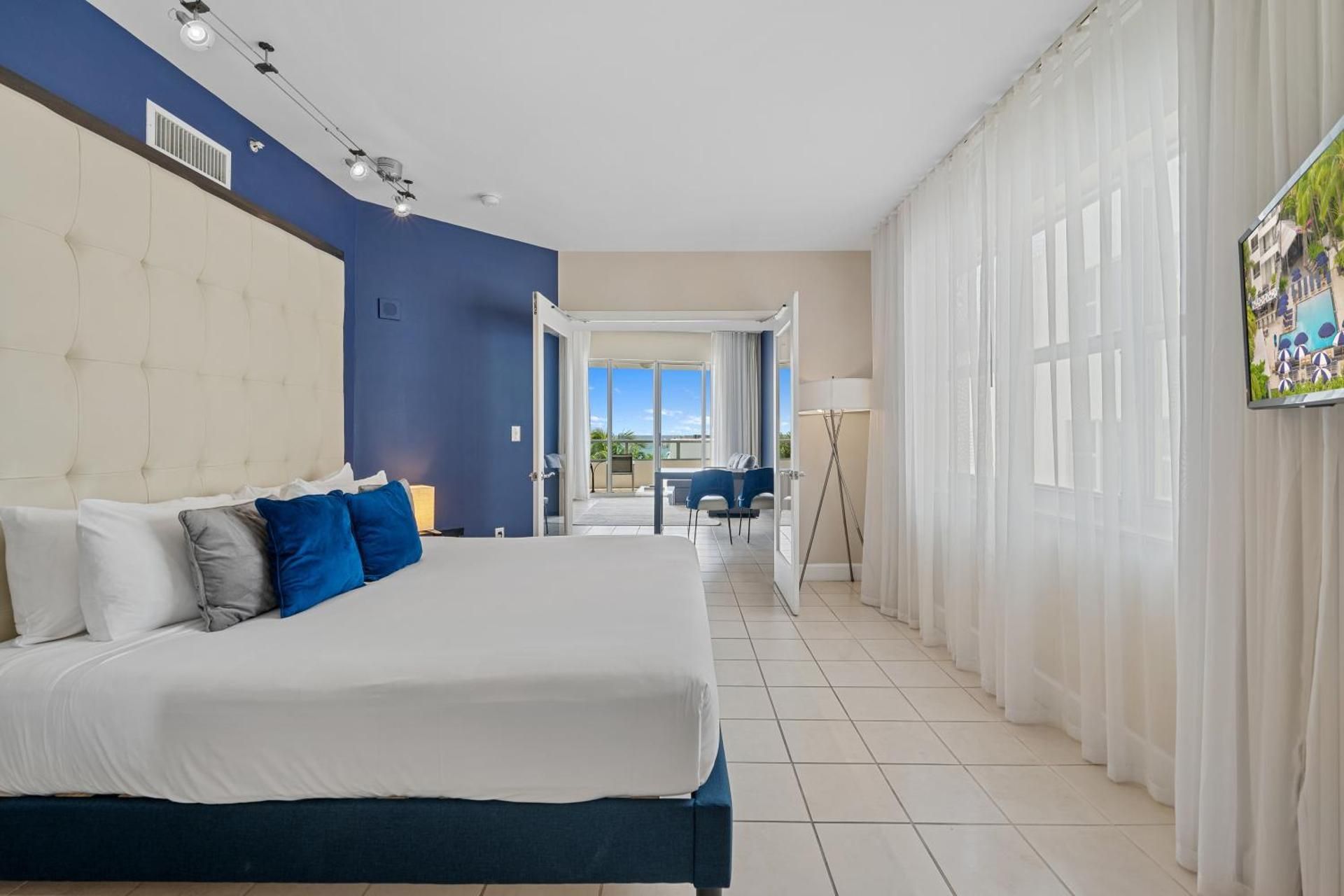 Oceanfront King Suite