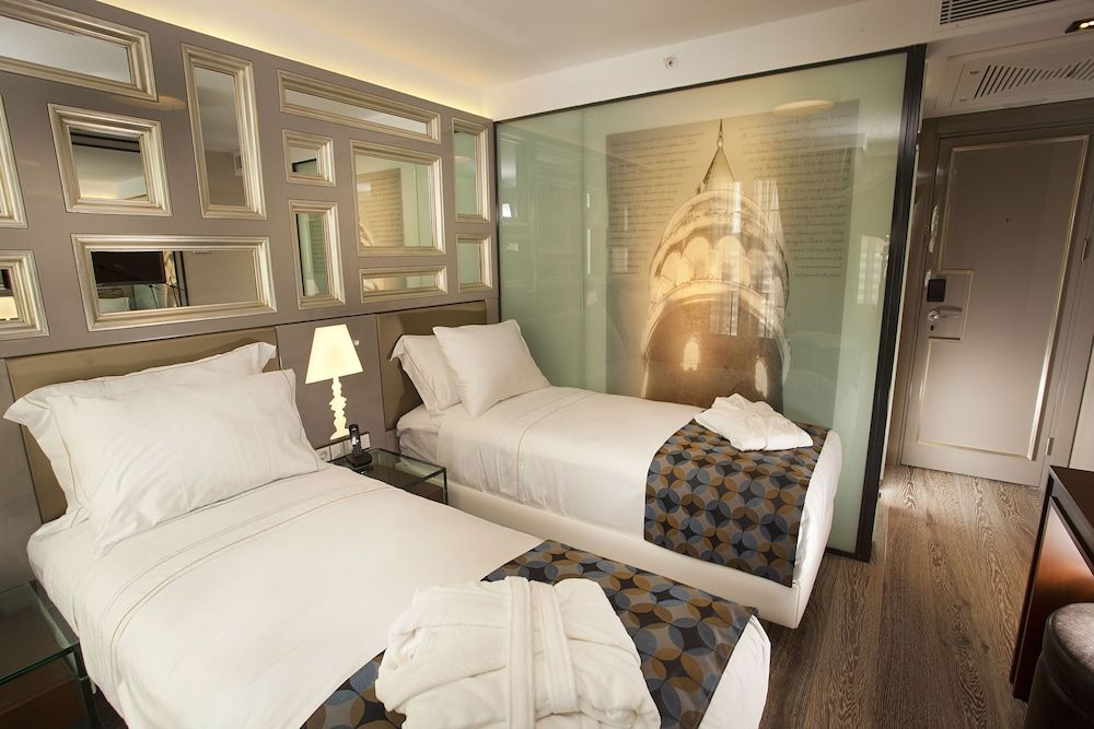 undefined Hotel La Villa