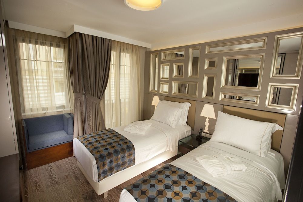 undefined Hotel La Villa 3