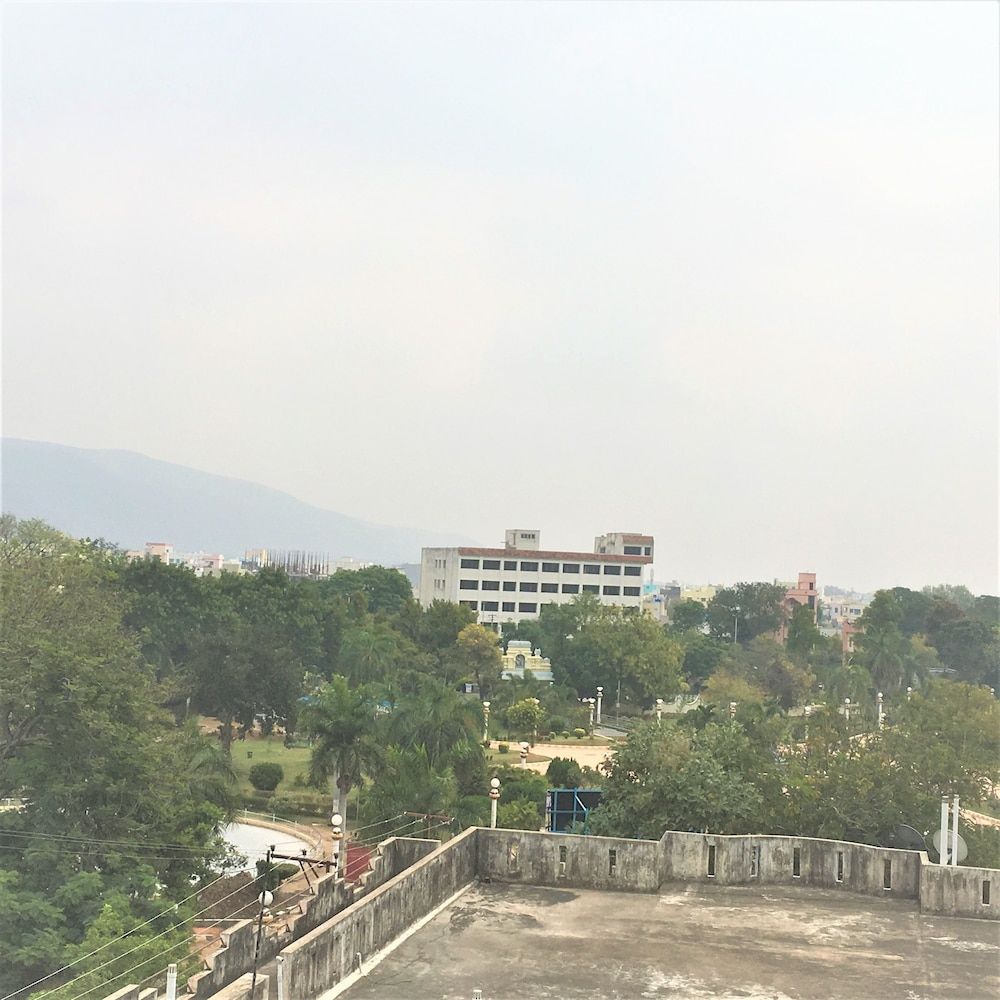 Jayaram Residency Tirupathi Deluxe Apartment, Multiple Beds, Non Smoking, City View 10